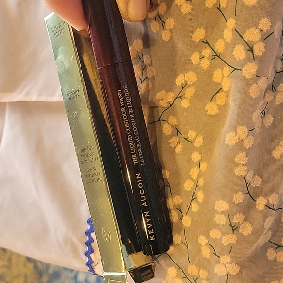 Kevin Aucoin The Liquid Contour Wand,new in box! free blender sponge - Picture 2 of 5